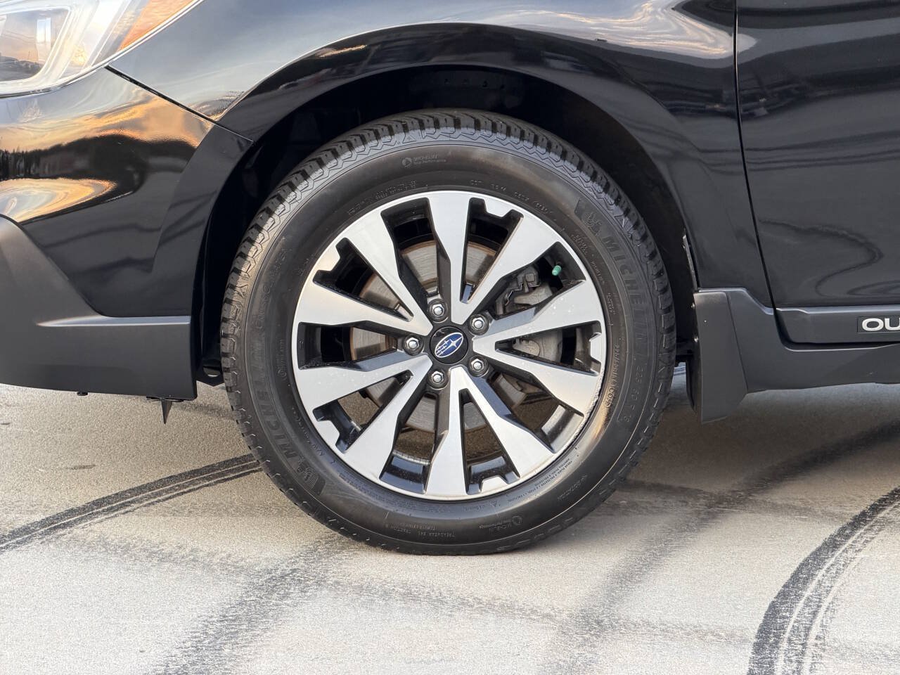 Used 2017 Subaru Outback 3.6R Limited AWD/4WD image 30