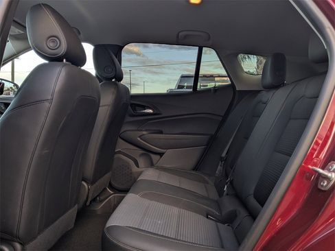Certified 2025 Chevrolet Trax LT image 14
