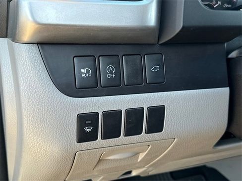 Used 2017 Toyota Highlander XLE image 17
