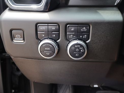 Used 2025 GMC Sierra 3500 Denali w/ Denali Reserve Package AWD/4WD image 40