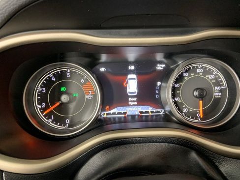 Used 2016 Jeep Cherokee Limited image 11