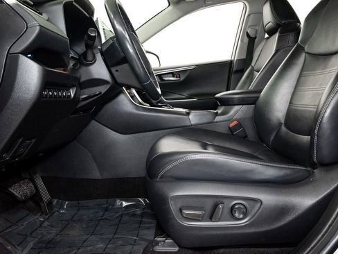 Used 2019 Toyota RAV4 Limited AWD/4WD image 14