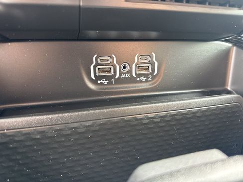 Used 2023 RAM 1500 Laramie AWD/4WD image 18