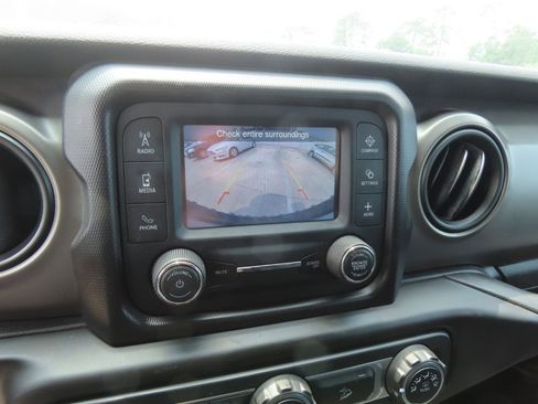 Used 2018 Jeep Wrangler Unlimited Sport S AWD/4WD image 30