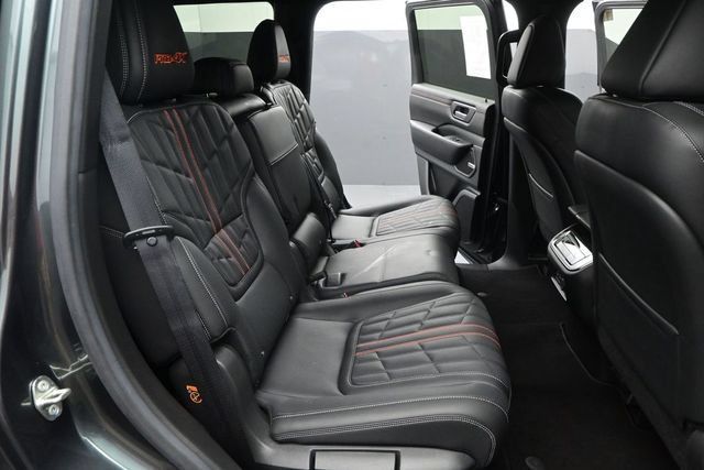 Used 2025 Nissan Armada PRO-4X w/ Pro-4X Premium Package AWD/4WD image 17