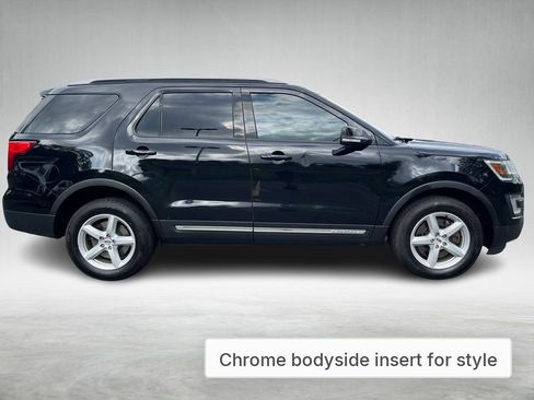 Used 2017 Ford Explorer XLT w/ Equipment Group 202A image 6