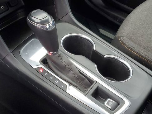 Certified 2019 Chevrolet Equinox LT w/ Sun & Navigation Package image 22