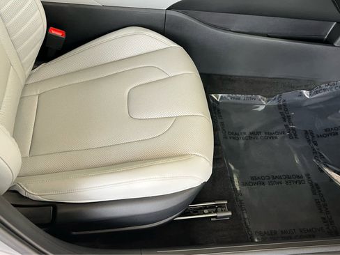 New 2026 Hyundai Elantra Limited FWD image 19