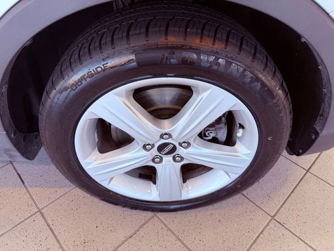 Used 2017 Lincoln MKC Premiere image 14