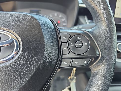 Used 2025 Toyota Corolla LE FWD image 17