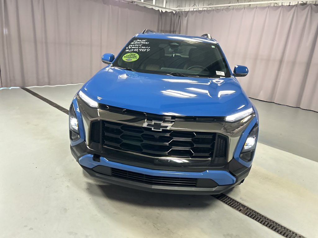 Used 2025 Chevrolet Equinox ACTIV FWD image 2