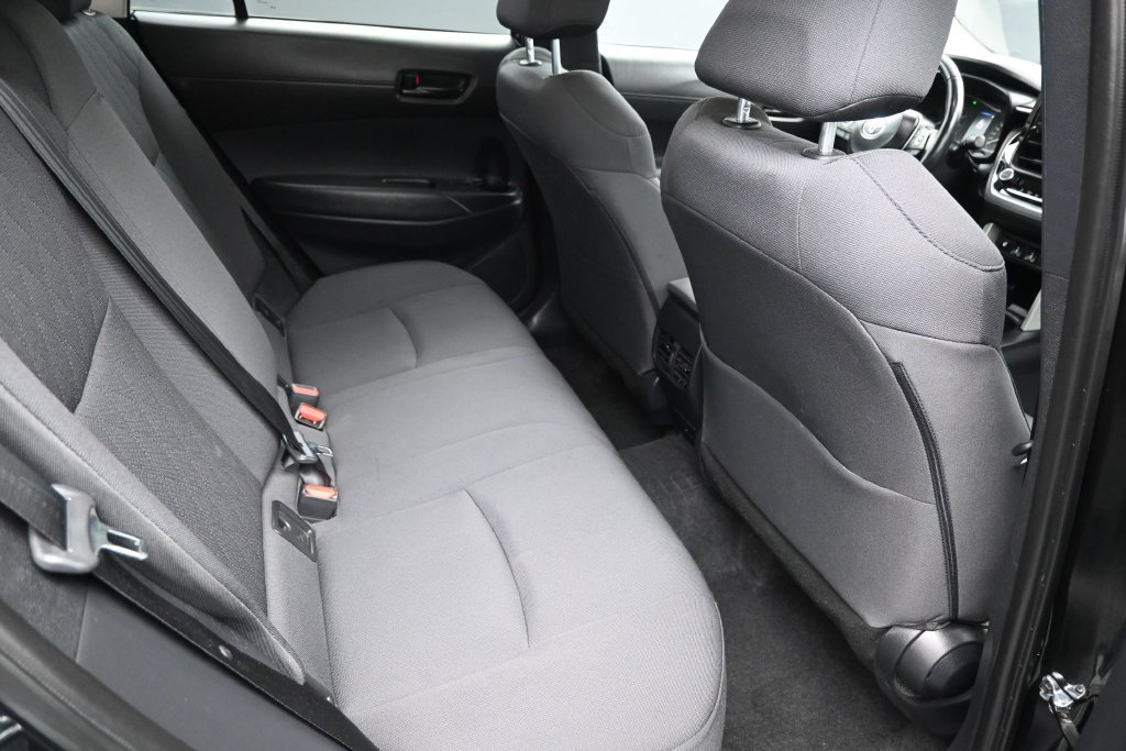 Used 2025 Toyota Corolla Cross LE AWD/4WD image 27