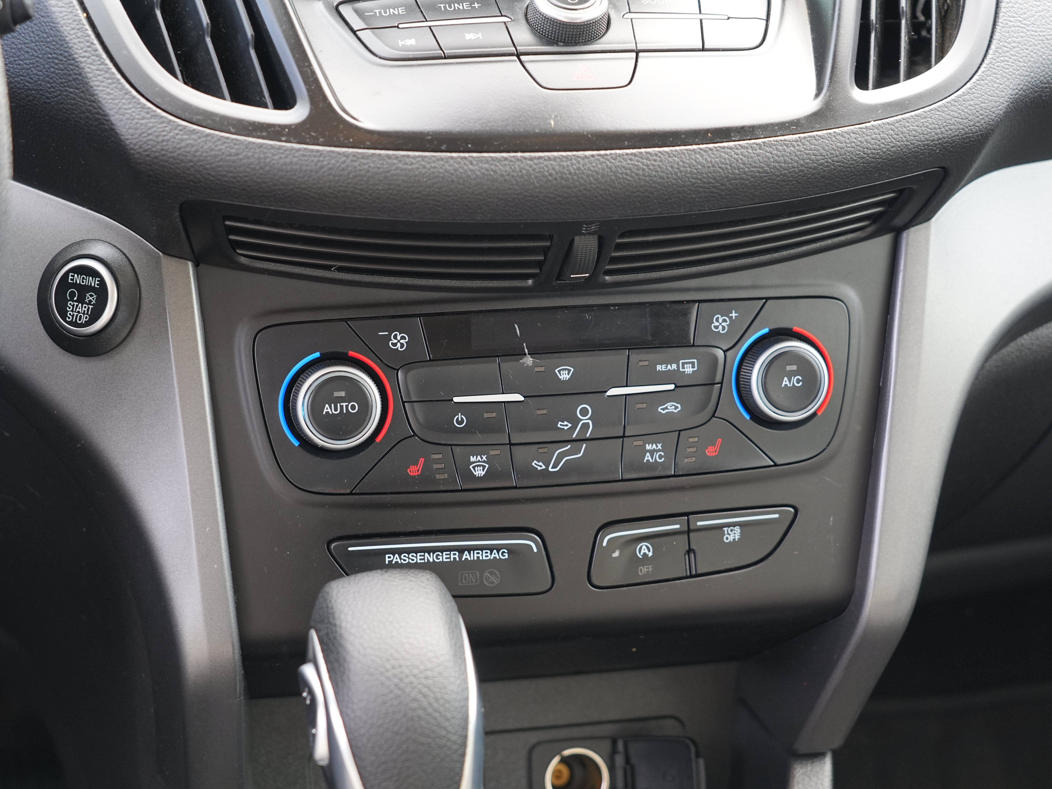 Used 2019 Ford Escape SE AWD/4WD image 24
