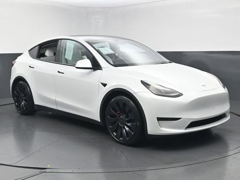 Used 2022 Tesla Model Y Performance AWD/4WD image 2