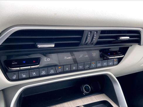 Used 2024 MAZDA CX-90 Plug-In Hybrid w/ Premium Plus AWD/4WD image 33