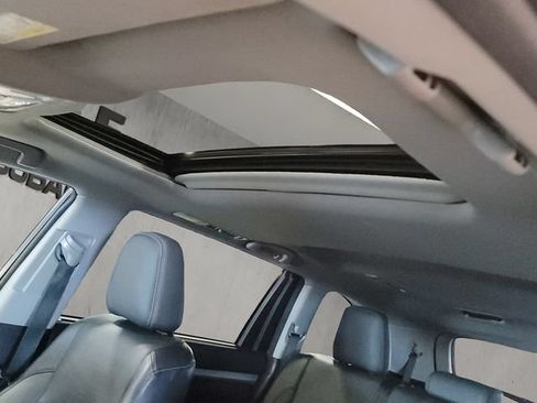 Used 2016 Toyota Highlander XLE AWD/4WD image 39