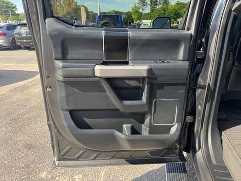 Used 2019 Ford F150 Platinum w/ Equipment Group 701A Luxury AWD/4WD image 14