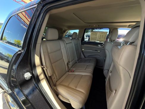 Used 2011 Jeep Grand Cherokee Limited w/ Luxury Group II AWD/4WD image 15