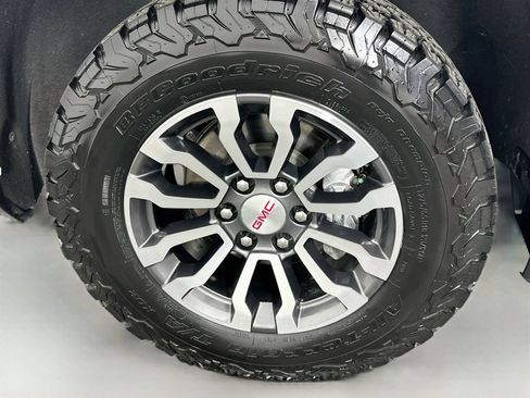 Used 2022 GMC Sierra 1500 AT4 w/ AT4 Premium Package AWD/4WD image 32