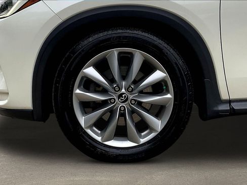 Certified 2019 INFINITI QX50 Luxe w/ Navigation Package AWD/4WD image 33