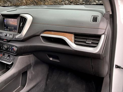 Used 2020 GMC Terrain SLE w/ Driver Convenience Package image 15