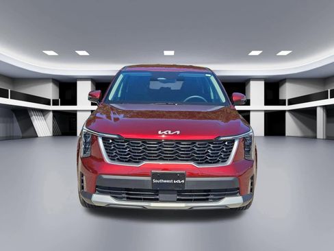 Certified 2025 Kia Sorento LX FWD image 9