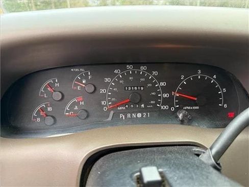 Used 2001 Ford F550 2WD Crew Cab Super Duty image 26