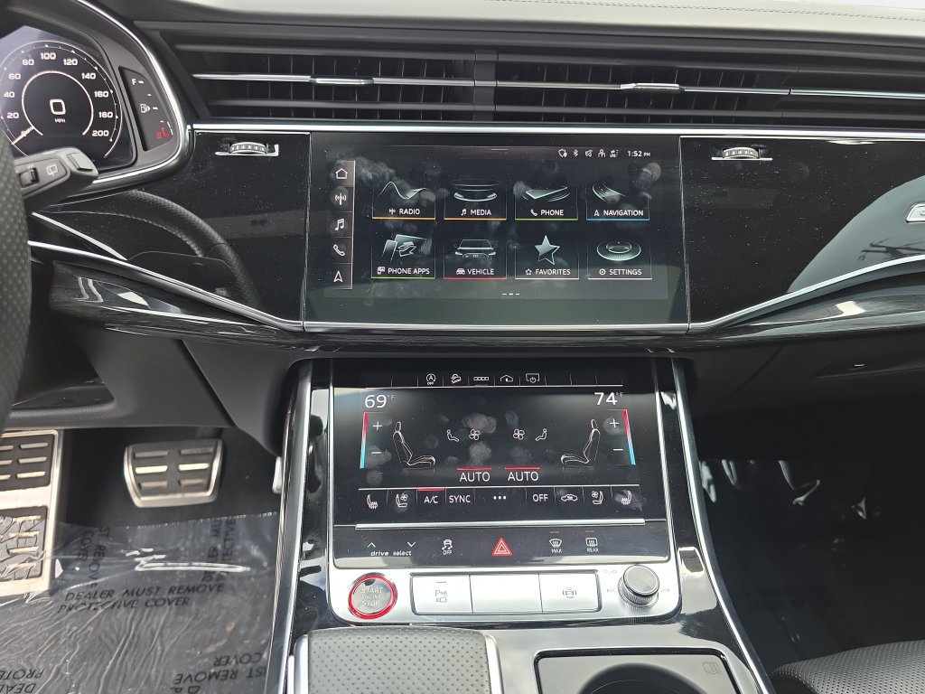 Used 2021 Audi RS Q8 w/ Carbon Optic Package AWD/4WD image 21