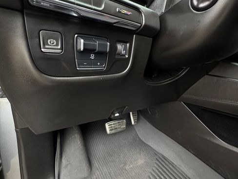 Used 2023 Cadillac Escalade V AWD/4WD image 17