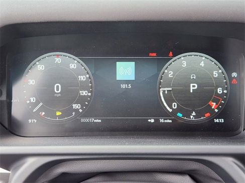New 2024 Land Rover Defender 110 S image 11