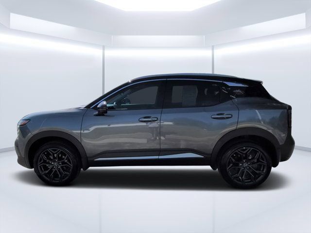 Used 2025 Nissan Kicks SR FWD image 6