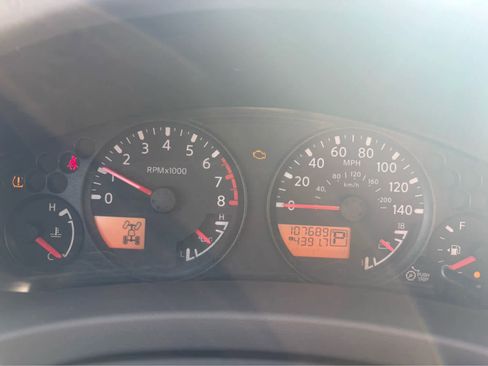 Used 2012 Nissan Frontier SV image 11