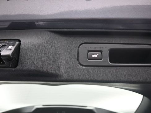 Used 2023 Honda Pilot Touring image 31