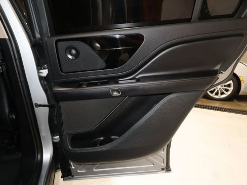 Used 2022 Lincoln Aviator Reserve w/ Equipment Group 201A AWD/4WD image 20