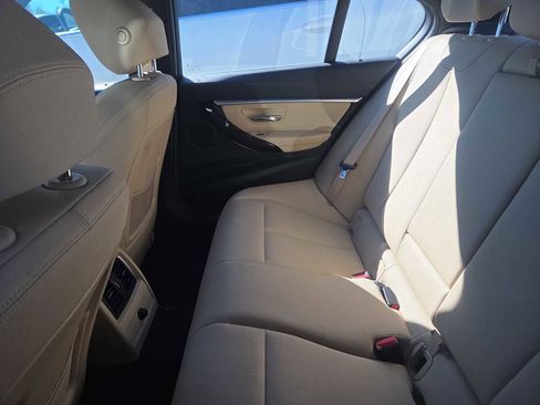 Used 2018 BMW 330e image 11