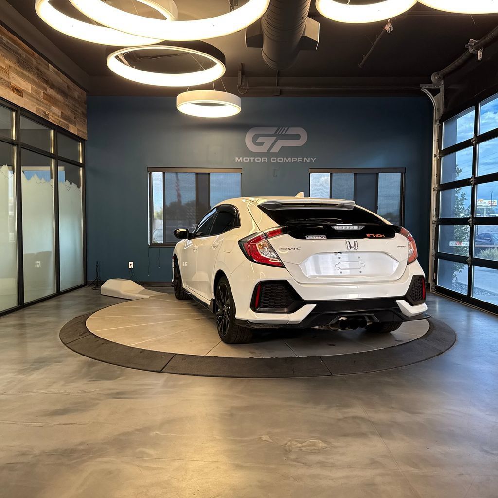 Used 2018 Honda Civic Sport image 5