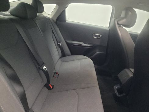 Used 2025 Kia K4 FWD image 19