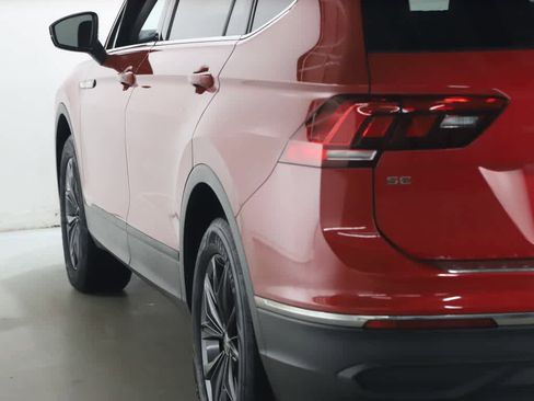 Certified 2023 Volkswagen Tiguan SE AWD/4WD image 42