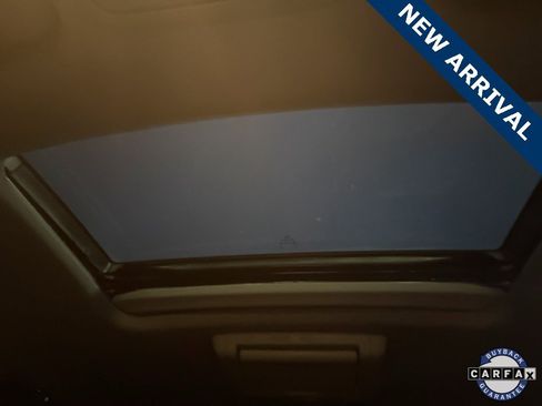 Used 2016 Honda Pilot Touring image 14