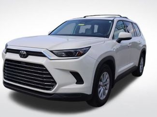 Used 2024 Toyota Grand Highlander XLE video 3