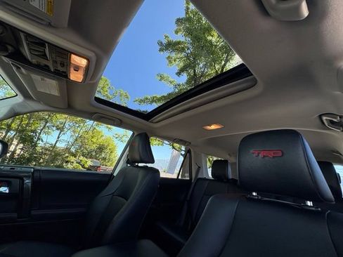 Used 2020 Toyota 4Runner TRD Off-Road Premium w/ Moonroof Package AWD/4WD image 18