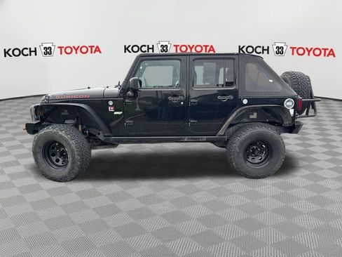 Used 2017 Jeep Wrangler Unlimited Rubicon AWD/4WD image 4