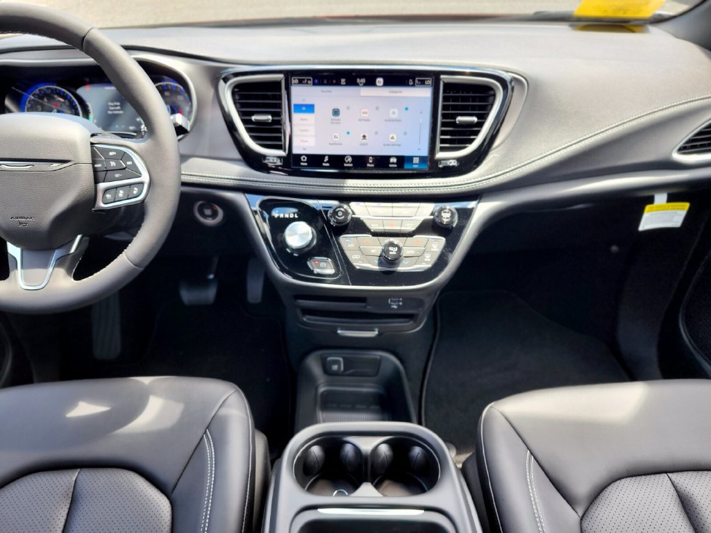 New 2027 Chrysler Pacifica Select AWD/4WD image 14