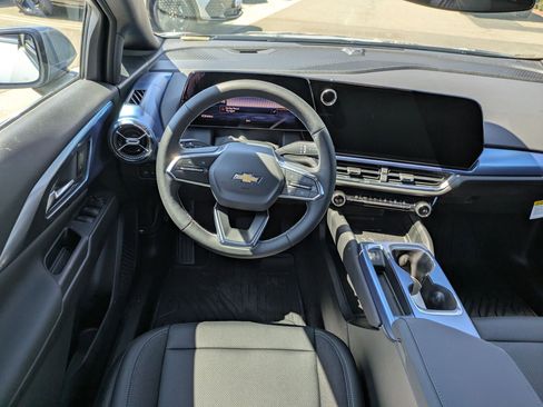 Used 2026 Chevrolet Equinox EV LT image 14