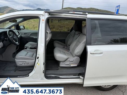 Used 2015 Toyota Sienna XLE Premium FWD image 24