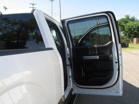 Used 2020 Ford F150 Lariat w/ Equipment Group 502A Luxury AWD/4WD image 17