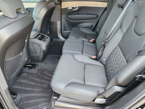 Used 2025 Volvo XC90 B6 Plus AWD/4WD image 30