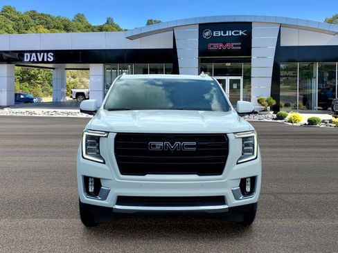 Used 2022 GMC Yukon SLT w/ SLT Premium Package AWD/4WD image 2