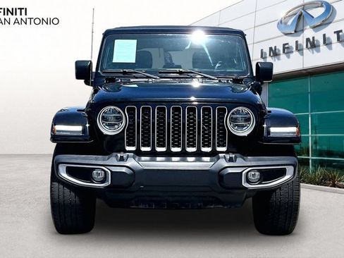 Used 2021 Jeep Wrangler Unlimited Sahara w/ Cold Weather Group AWD/4WD image 4