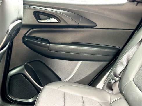 Used 2023 Chevrolet TrailBlazer RS w/ Sun and Liftgate Package FWD image 26